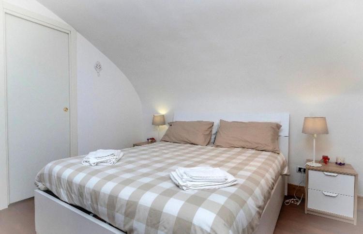 Appartamento Santi Apostoli House Napoli Esterno foto